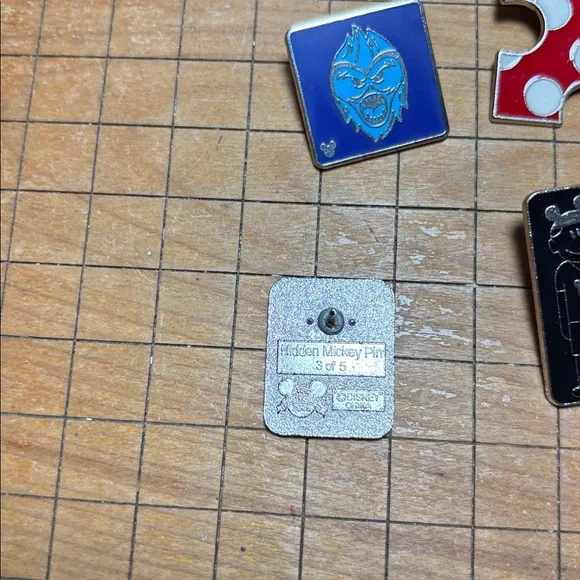 Disney Trading Pin Minnie Mouse Polka Dot Puzzle Piece Plus 3 More Variety - Picture 8 of 17